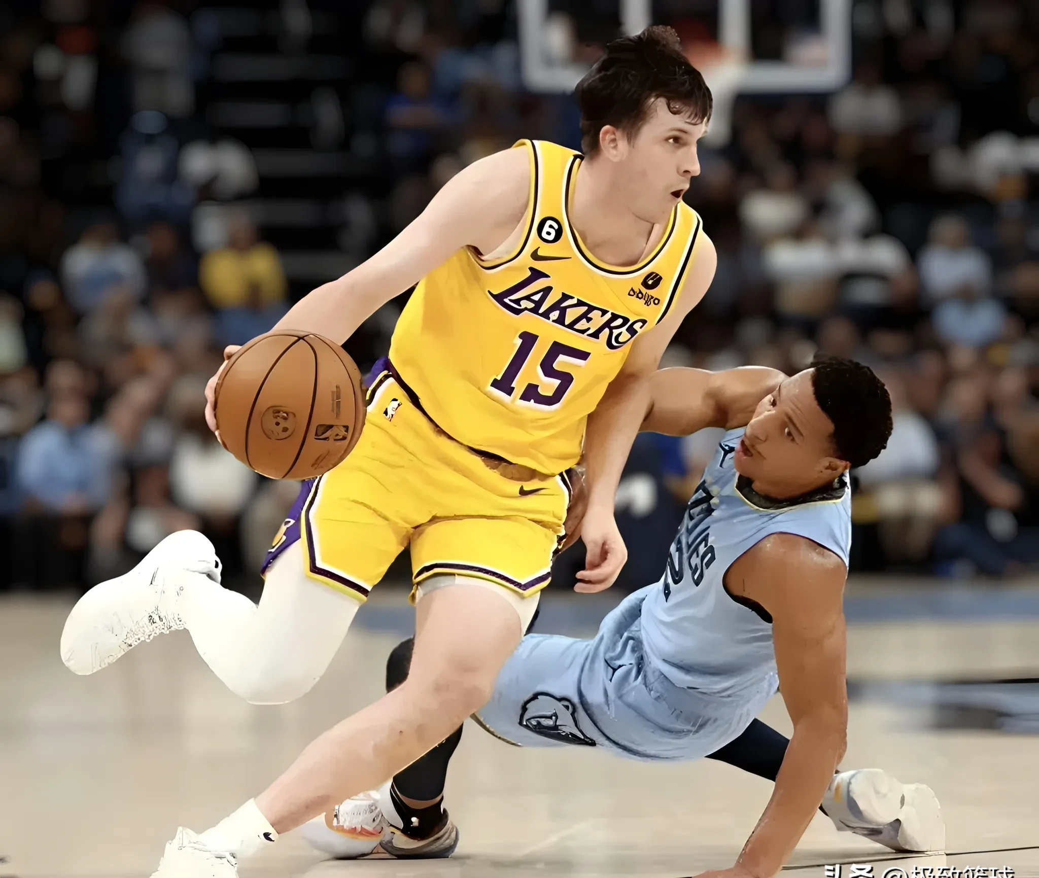 南宫入口 -包含今晨洛杉矶快船备战欧超杯；再遭质疑细节曝光；质疑声仍在；资深球员宣示担当的词条