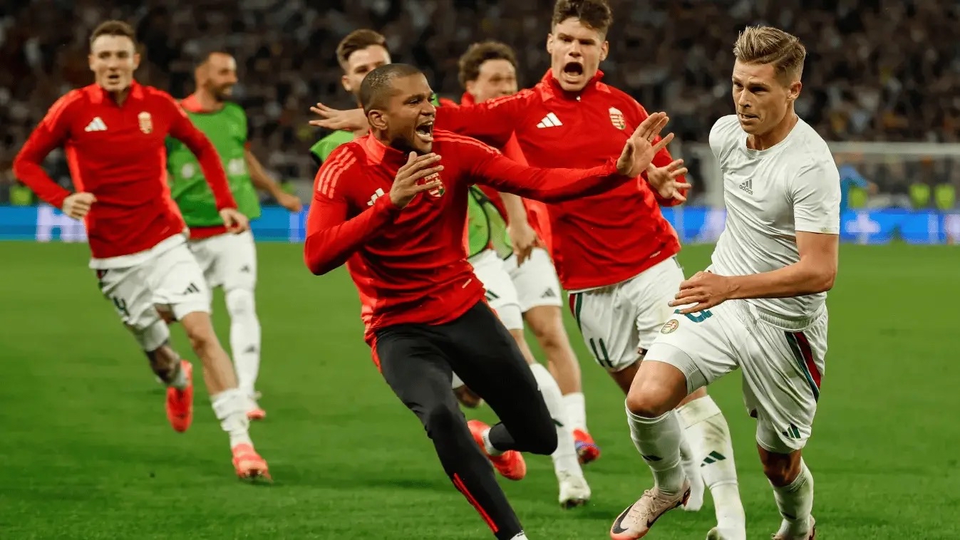 包含赛地聚焦——法甲关键时刻热度飙升，俄克拉荷马雷霆战术微调，更衣室稳定，更衣室氛围转暖的词条